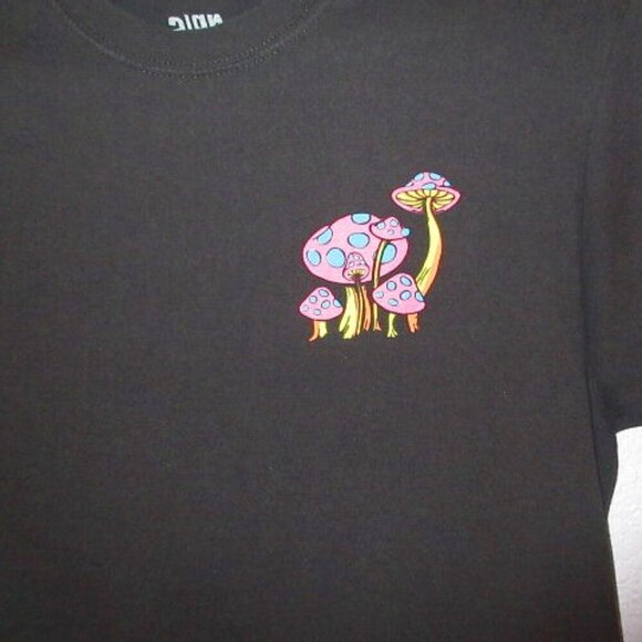 Alab Magic Mushroom Wizard T-Shirt Size M Blacklight 2 Sided Graphic 70s Retro - Picture 5 of 5